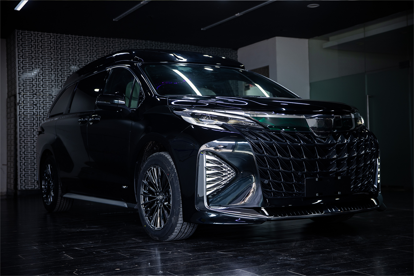 TOYOTA GRANVIA