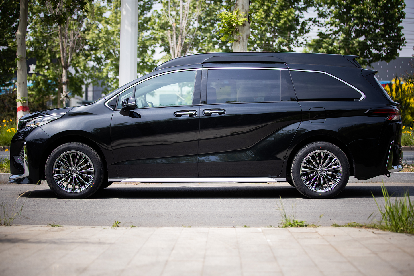 TOYOTA GRANVIA