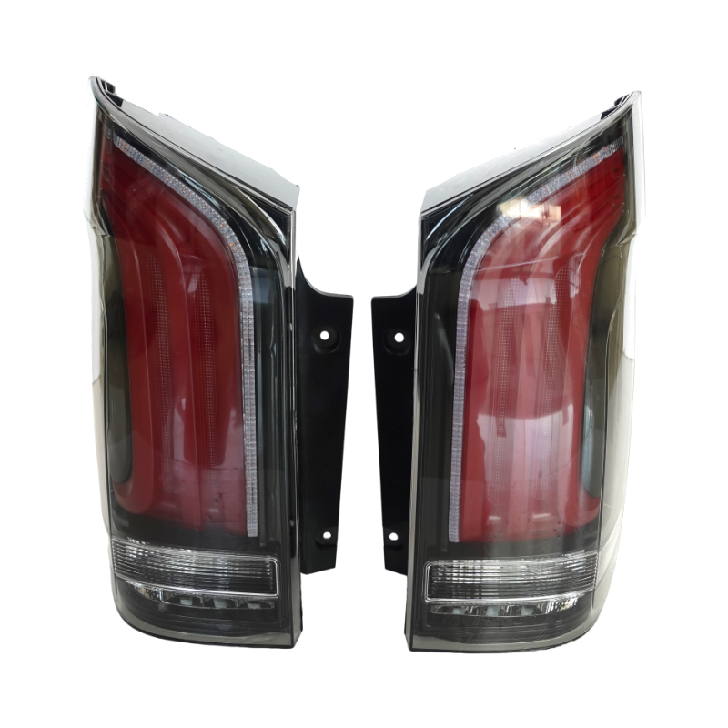 梅赛德斯奔驰最新 V 级 尾灯