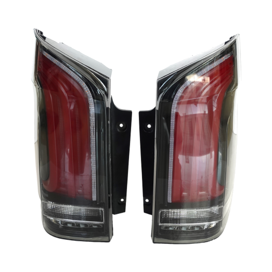 梅赛德斯奔驰最新 V 级 尾灯