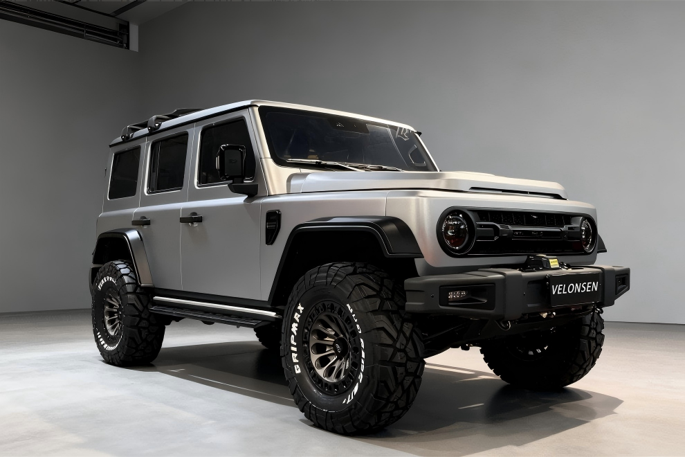 威龙森-Y4000 BJ40 银甲征服者定制版